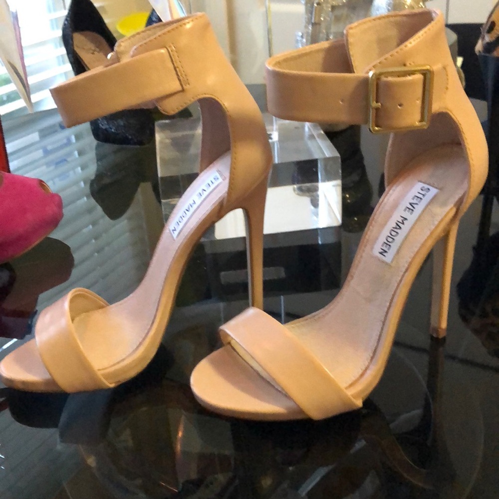Shoe - Picture 3 of 3